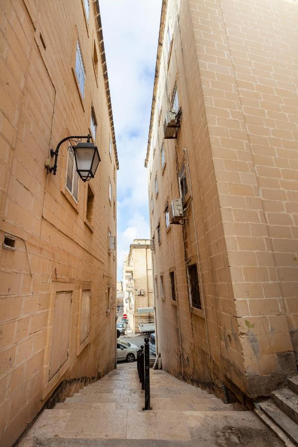 Designer Home With Comfy Sofa In Central Valletta By 360 Estates Dış mekan fotoğraf